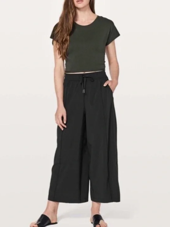 Lululemon Get Going High Rise Light Weight Wide Leg Sweat-Wicking Pant Size 6 - Picture 1 of 12